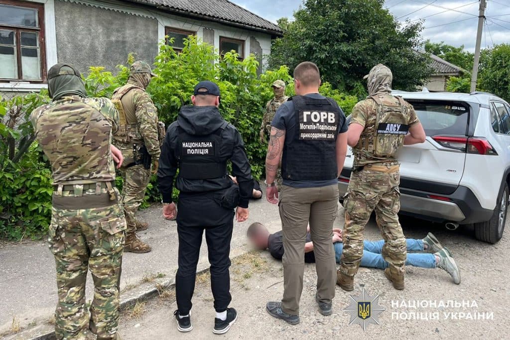 Правоохоронці Донеччини викрили організатора нелегального переправлення військовозобов'язаних до Молдови