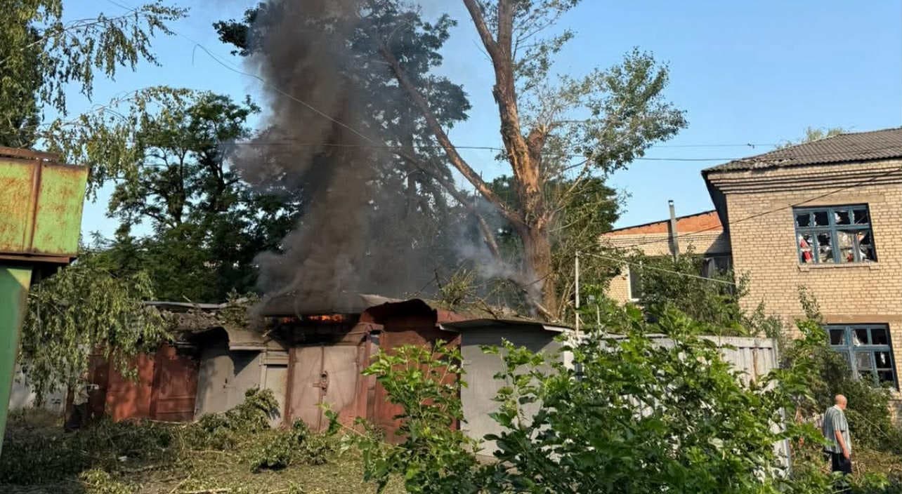 Росіяни обстріляли Словʼянськ, пошкоджено дитячий садок і будинки