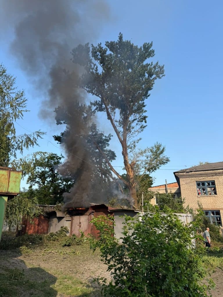 Росіяни обстріляли Словʼянськ, пошкоджено дитячий садок і будинки