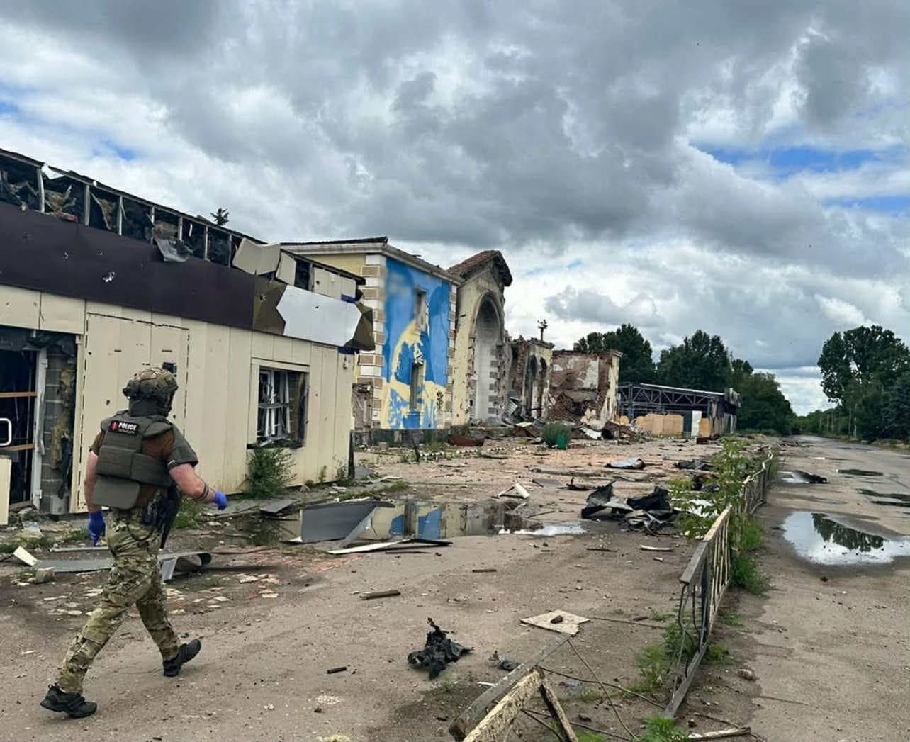 Росіяни забрали життя людини на Донеччині і шість осіб зазнали поранень через ворожі обстріли