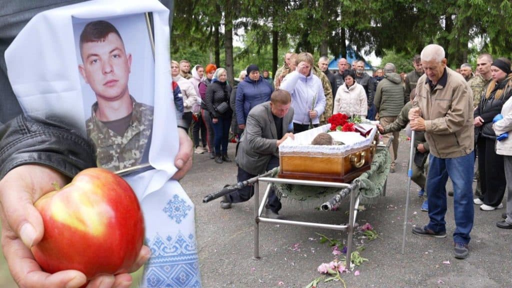 Той, що мріяв в російському полоні про яблуко: на Вінниччині поховали Дмитра Шаповалова