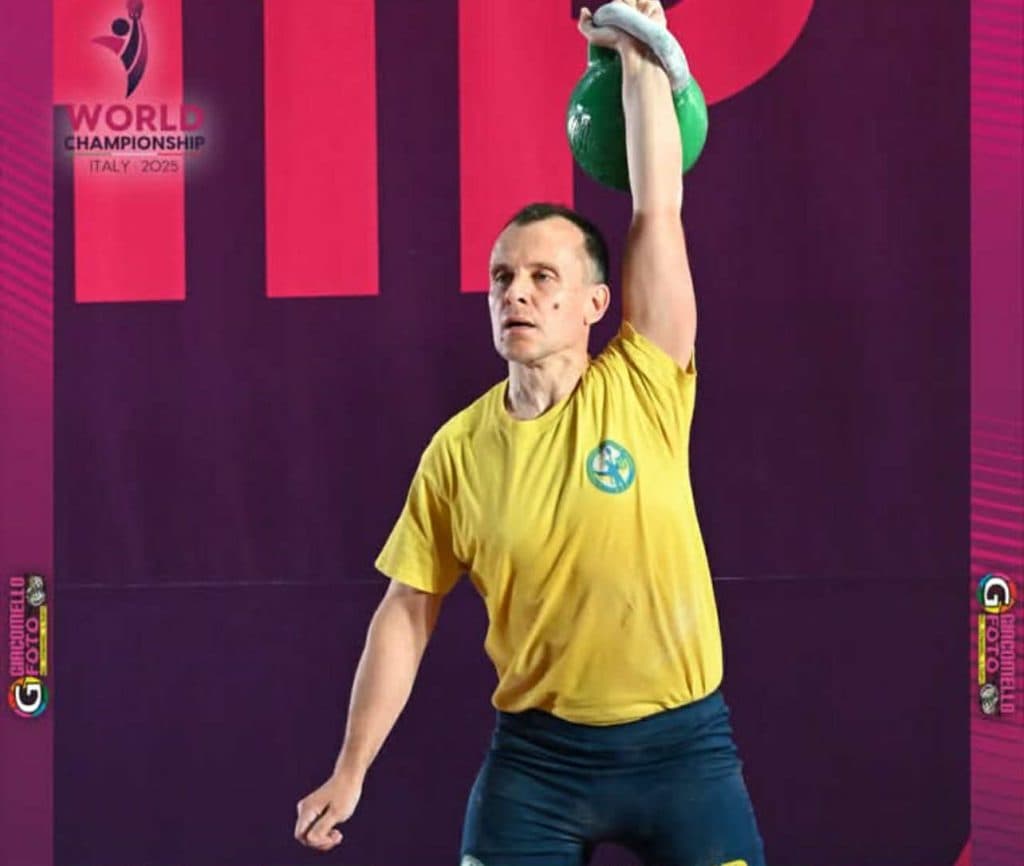 Три золота для України: переселенець із Волновахи став чемпіоном світу з гирьового спорту в Італії