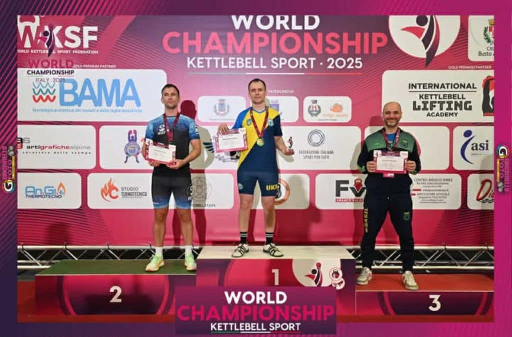 Три золота для України: переселенець із Волновахи став чемпіоном світу з гирьового спорту в Італії
