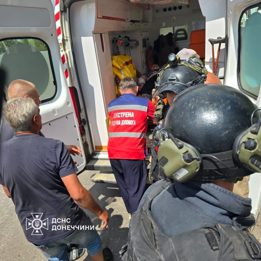 У Костянтинівці рятувальники деблокували жінку з понівеченого внаслідок ДТП автомобіля