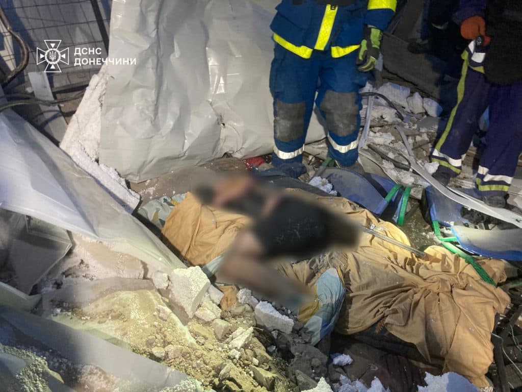 У Краматорському районі рятувальники вилучили тіло загиблого чоловіка з-під завалів