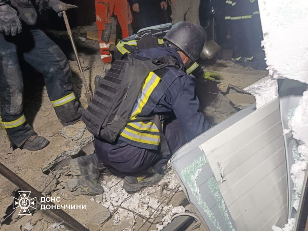 У Краматорському районі рятувальники вилучили тіло загиблого чоловіка з-під завалів