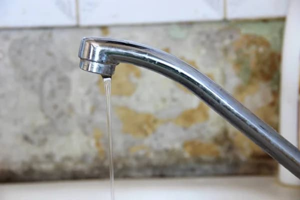 В окупованому Донецьку заздрять обмеженням водопостачання, яке діє в Маріуполі