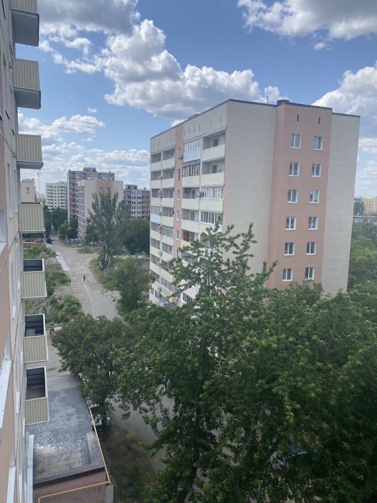 В окупованому у Маріуполі продають напіваварійну квартиру за 50 тисяч доларів