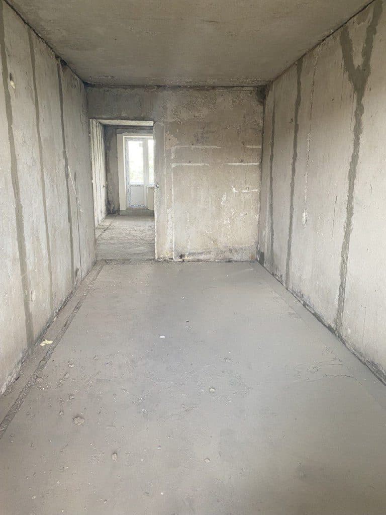 В окупованому у Маріуполі продають напіваварійну квартиру за 50 тисяч доларів