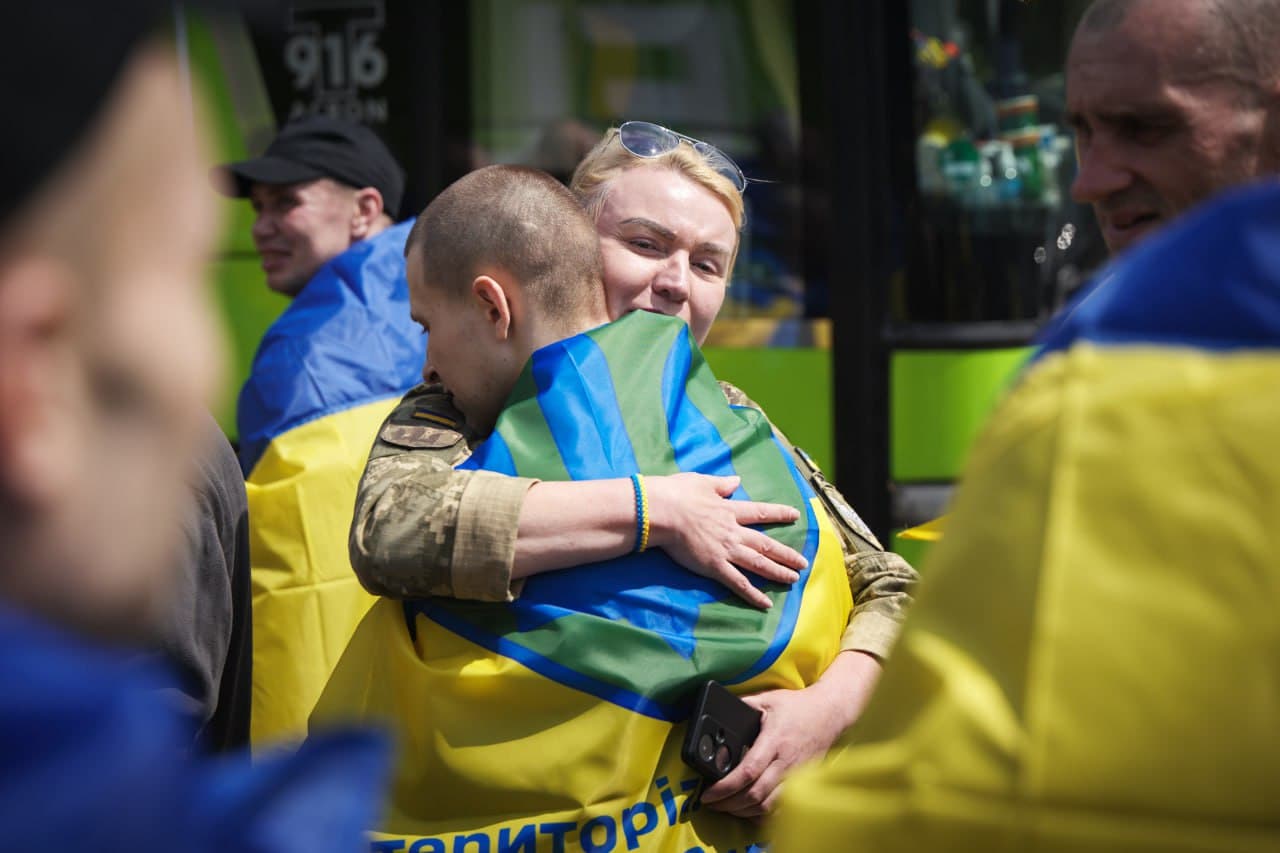 З російської неволі повернули групу важкопоранених і тяжкохворих захисників України