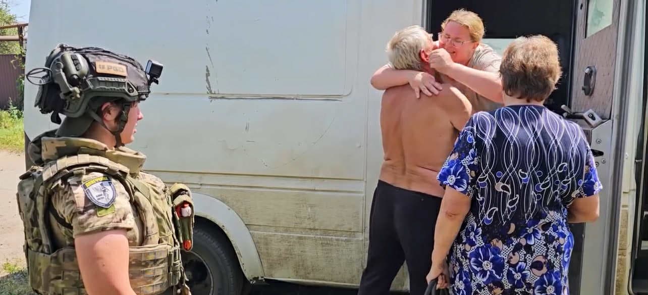 За день "Білі янголи" провели три евакуації з Лиманського напрямку, серед врятованих — дитина