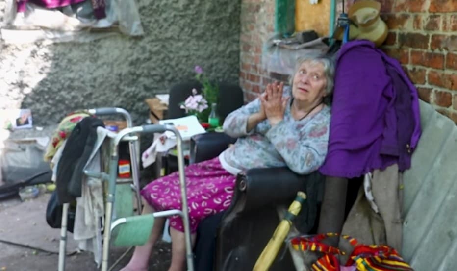 евакуйована жінка з мирнограда