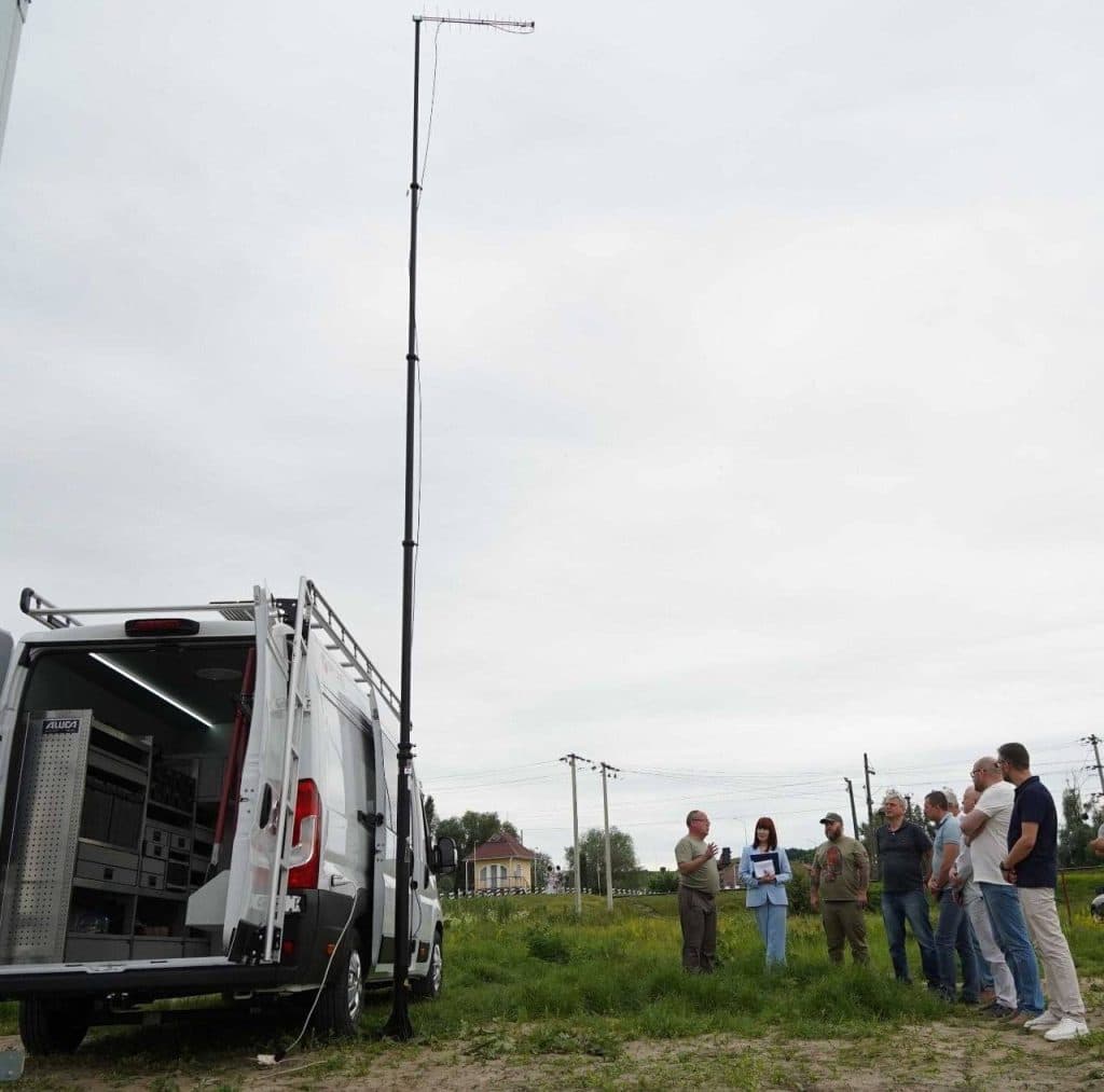 пересувні радіотелевізійні станції та мобільна телекомунікаційна лабораторія