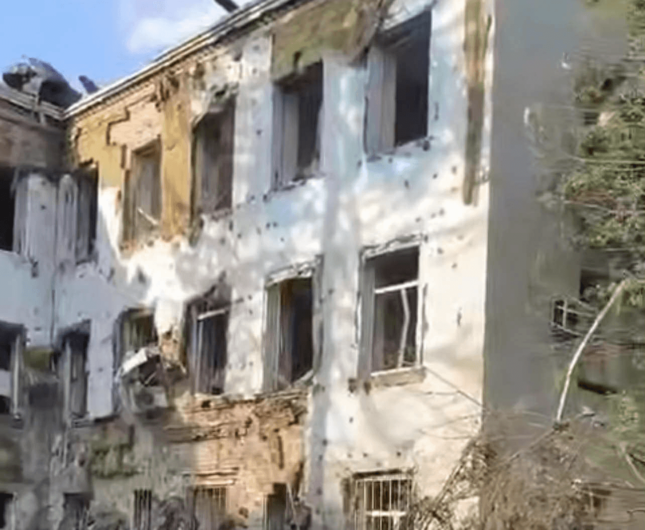 Скрин с видео Славянской МВА. Место вражеского удара.