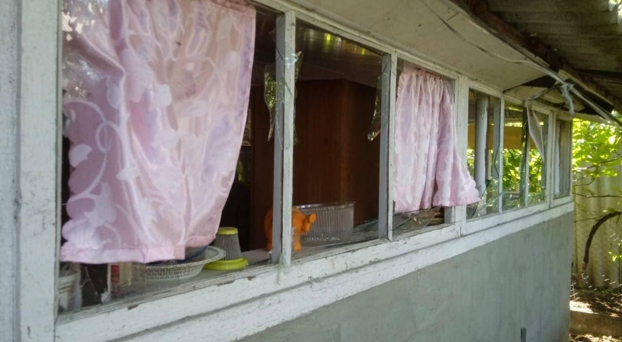 У Краматорську росіяни дроном поцілили в будинок. Фото зі сторінки у Фейсбук Краматорської МВА.