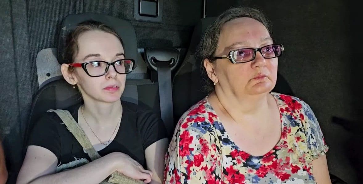 Евакуйовані з Костянтинівки. Скриншот з відео поліції Донеччини