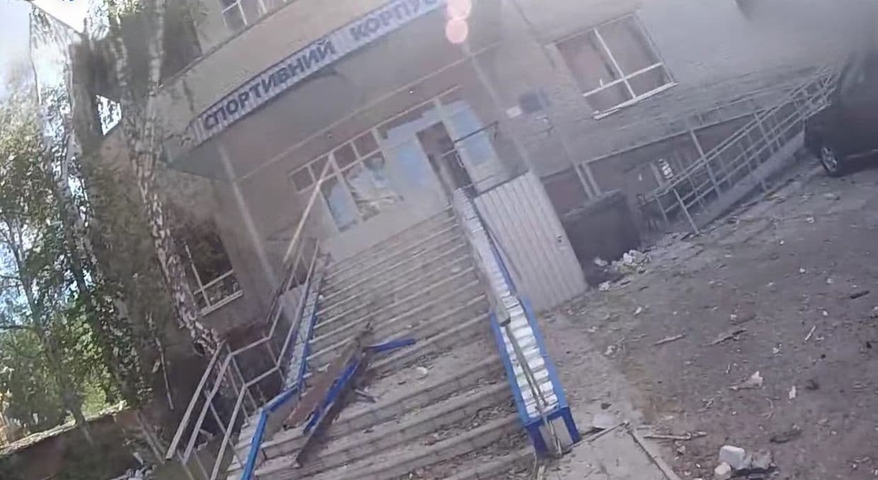 Последствия российских обстрелов Славянска. Скриншот с видео ДСНС Донетчины