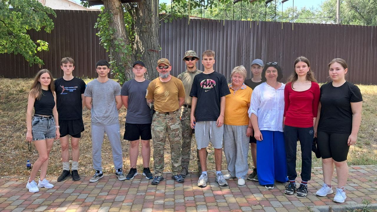 Военная подготовка в Днепре. Фото: Facebook/Донецкая ОГА