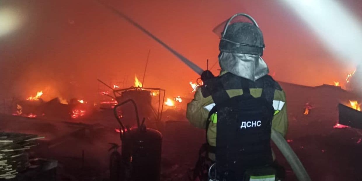 Ліквідація наслідків російських обстрілів. Фото: ДСНС Донеччини