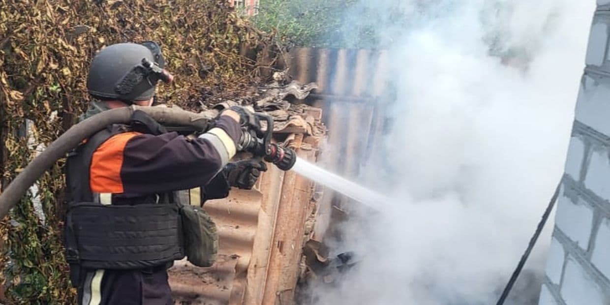 Наслідки російських обстрілів 25 липня. Фото: ДСНС Донеччини