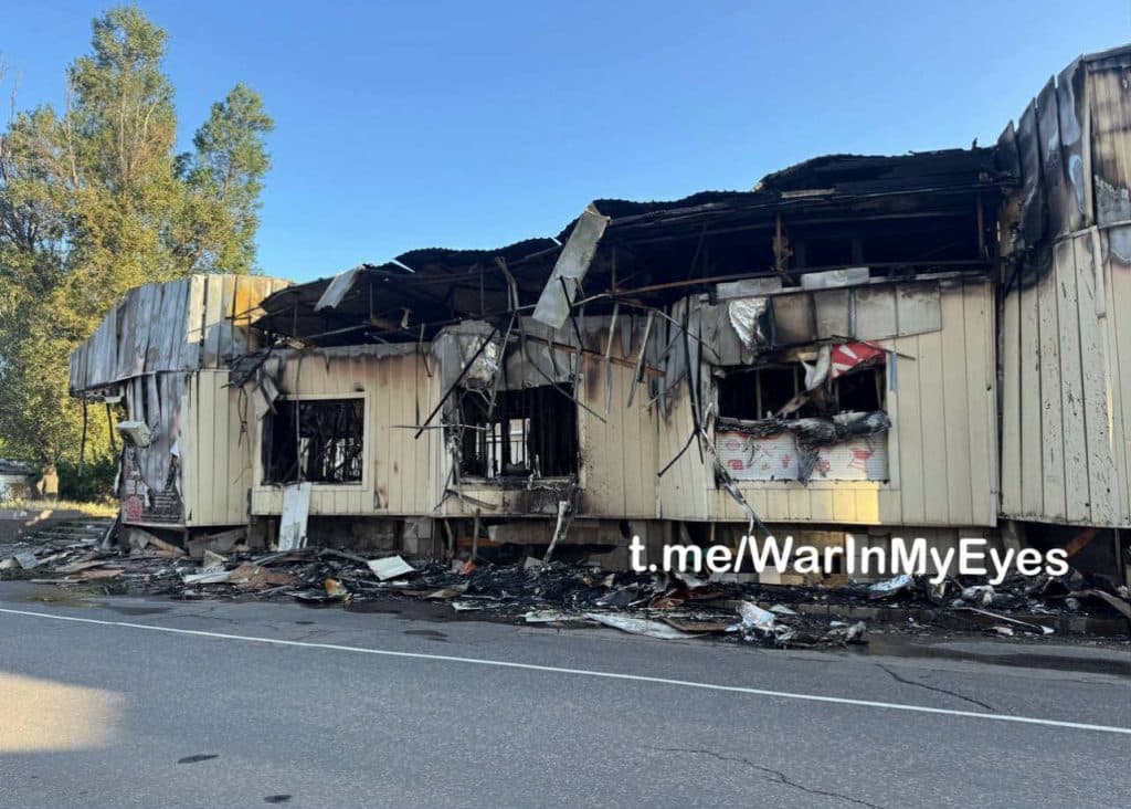 Горіли нафтобаза та військовий штаб: що відбулось вночі в окупованих Луганську та Донецьку