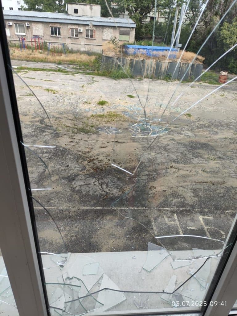 У Костянтинівці ворожим обстрілом поранено жінку на автобусній зупинці