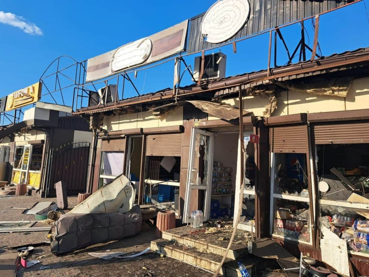 <em>Наслідки "прильоту" по Добропіллю 16 липня. Фото: Telegram/Донецька обласна прокуратура</em>