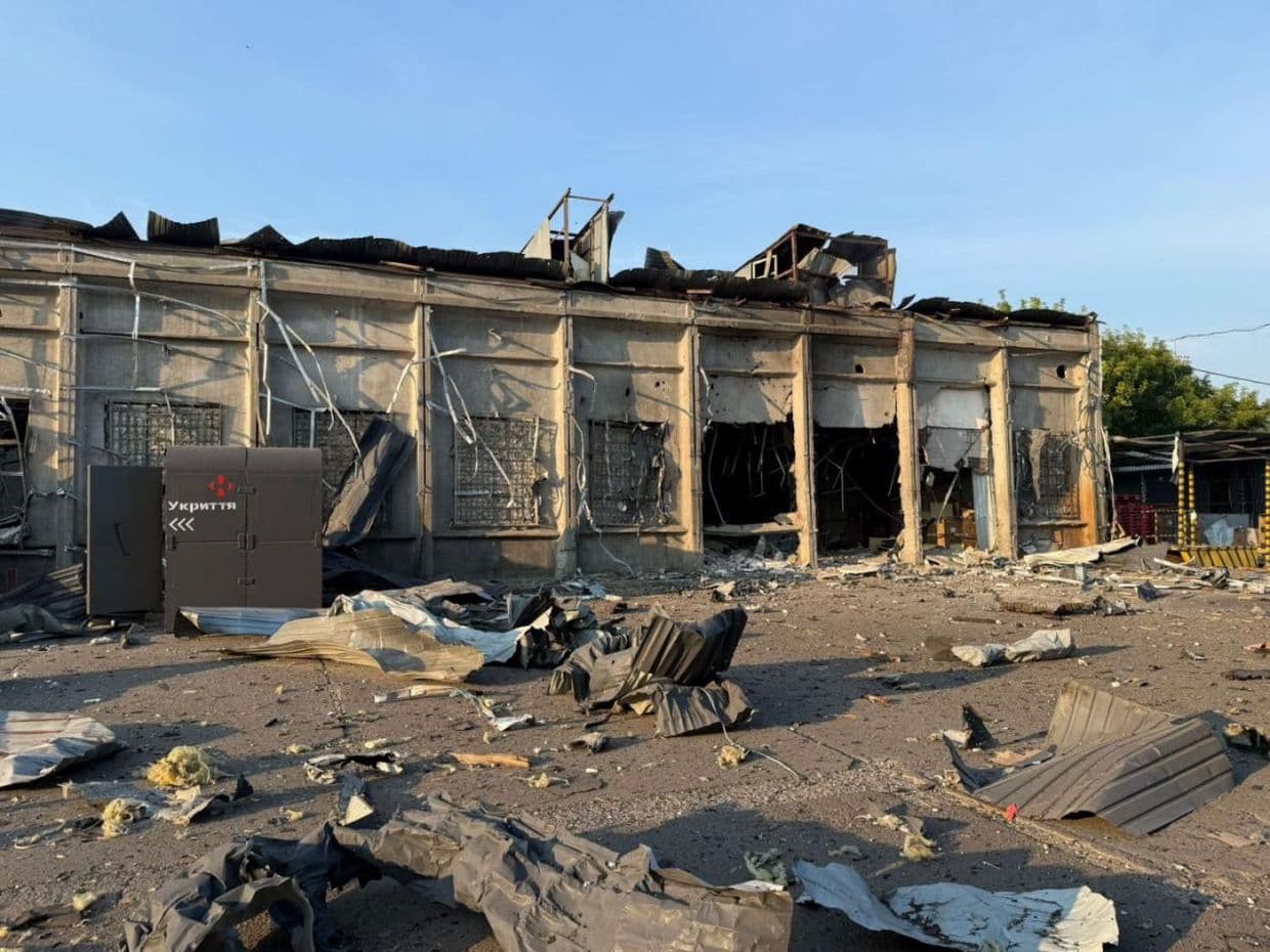 Постраждале відділення "Нової пошти" у Слов'янську. Фото: Facebook/Вадим Лях