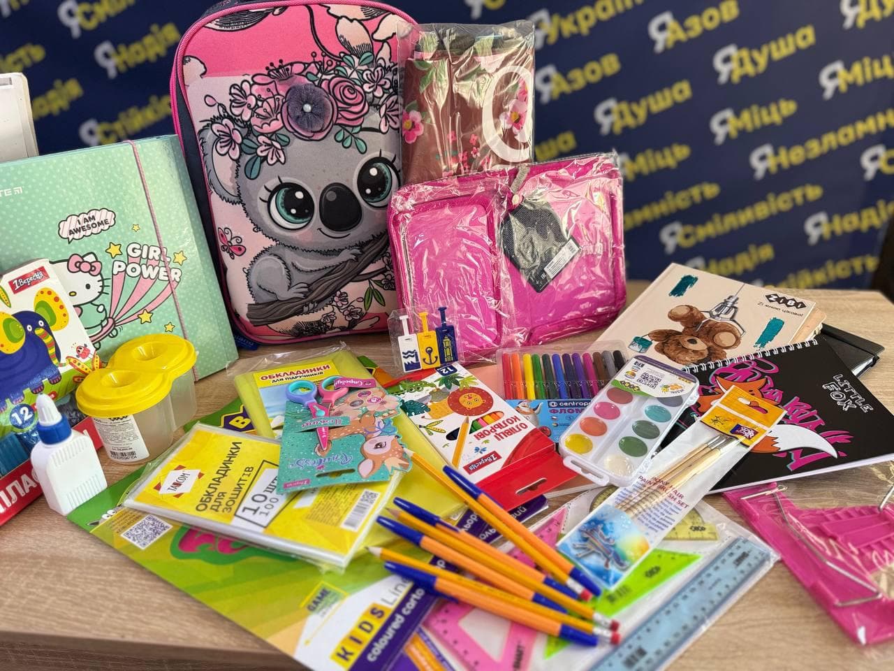 <em>Канцелярське приладдя. Фото: Telegram/Вадим Бойченко</em>