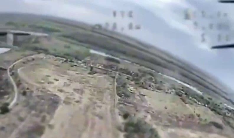 <em>Працює дрон. Скриншот з відео НГУ</em>