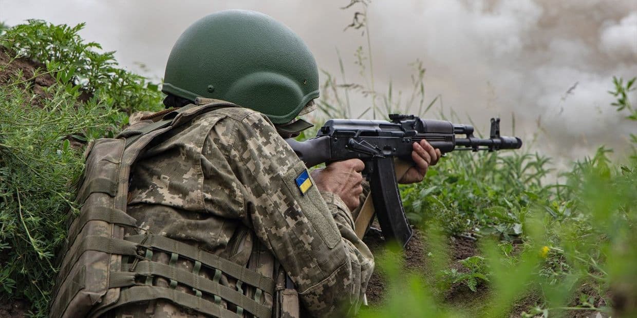 <em>Український захисник. Фото: 56-та окрема мотопіхотна Маріупольська бригада</em>