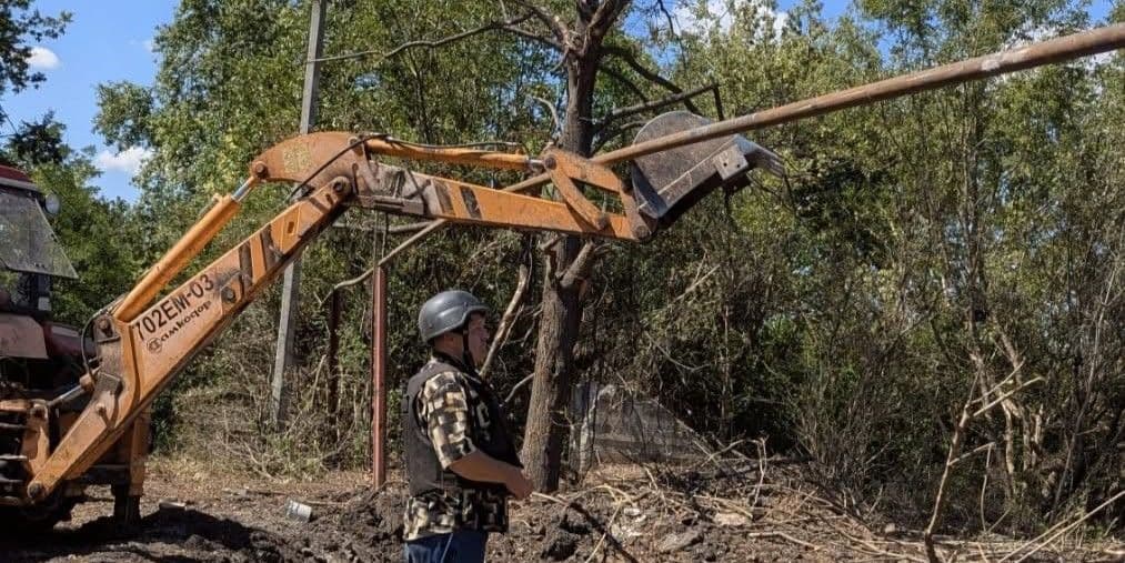 <em>Ліквідація наслідків російських обстрілів Рай-Олександрівки. Фото: Донецькоблгаз</em>