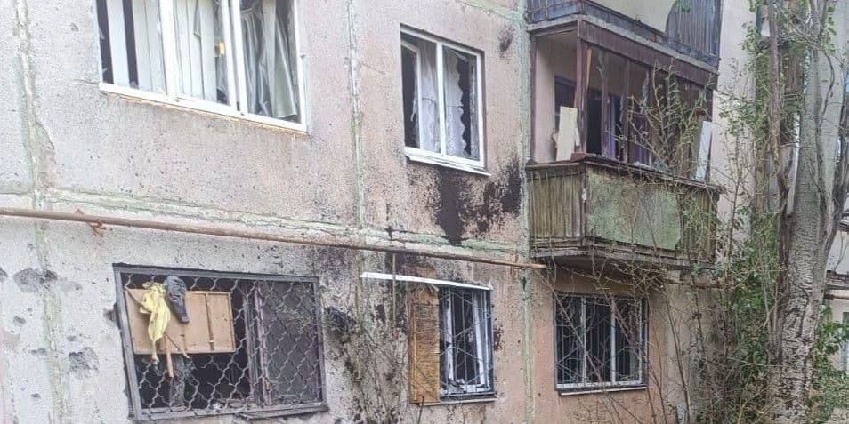 <em>Наслідки обстрілів Костянтинівки 4 серпня. Фото: Facebook/Сергій Горбунов</em>