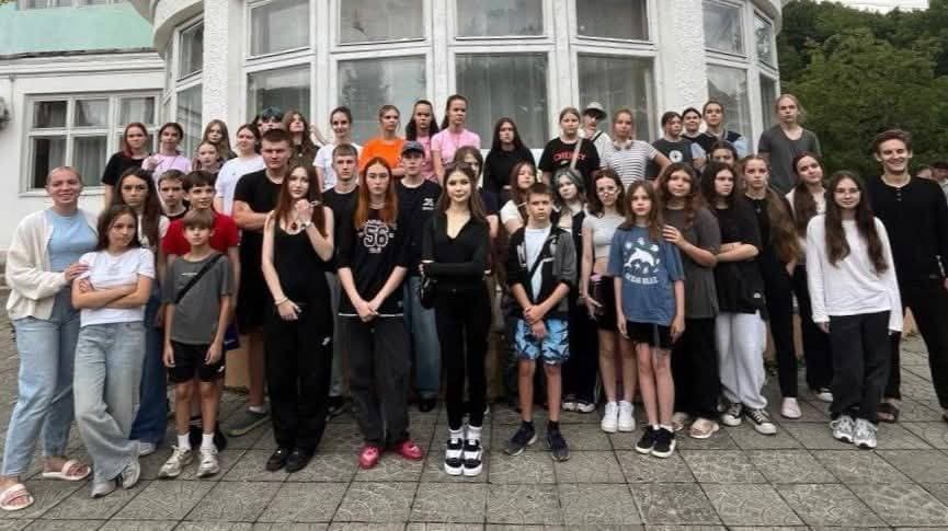 <em>Діти Лисичанської громади оздоровлюються на Закарпатті. Фото: Facebook/Олексій Харченко</em>