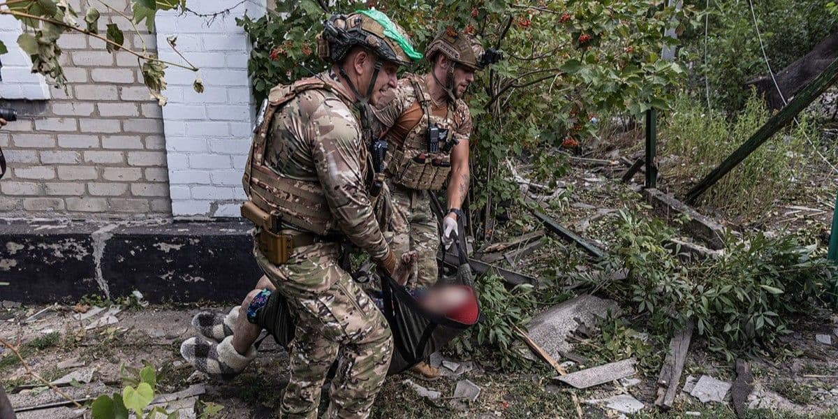 <em>Евакуація з Добропільського напрямку. Фото: Diego Herrera/Anadolu Agency</em>