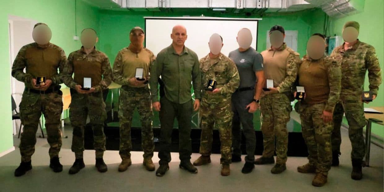 <em>Відзначення військовослужбовців 138-го центру спеціального призначення та Окремого центру спеціальних операцій "Захід". Фото: Facebook/Вадим Філашкін</em>