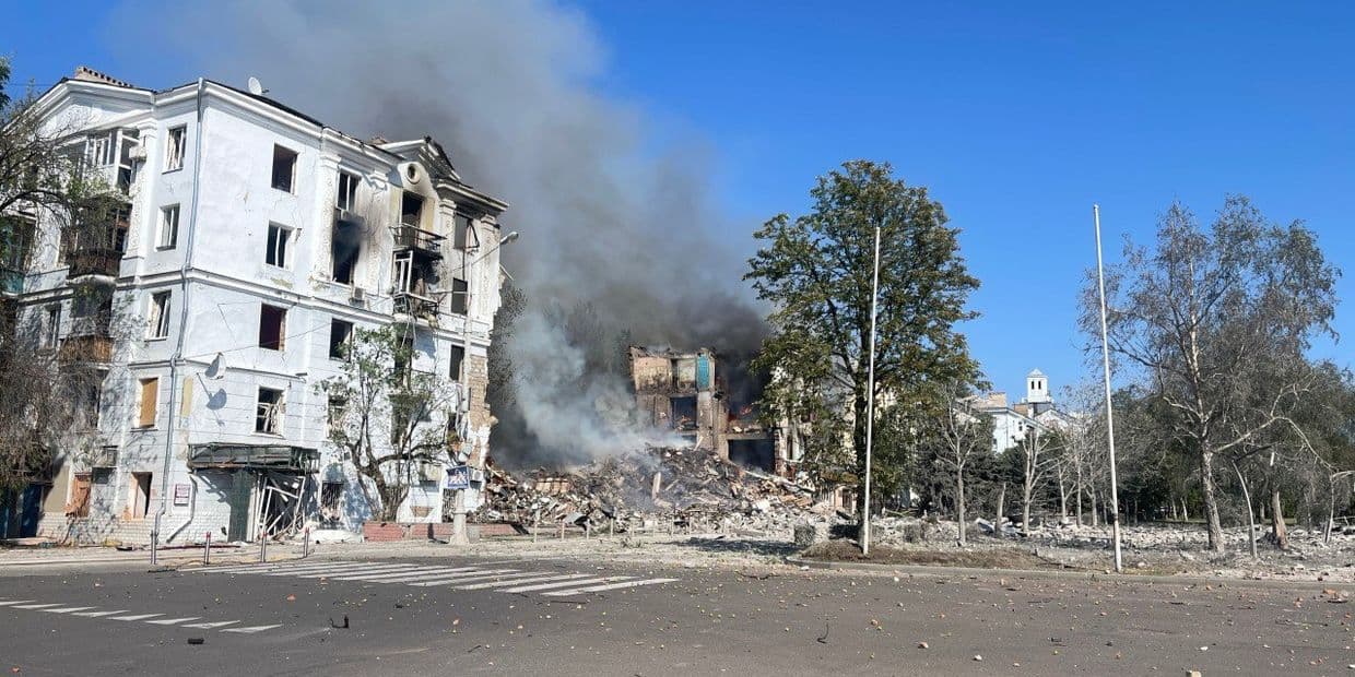 <em>Наслідки російського удару по Краматорську 31 липня. Фото: ДСНС Донеччини</em>