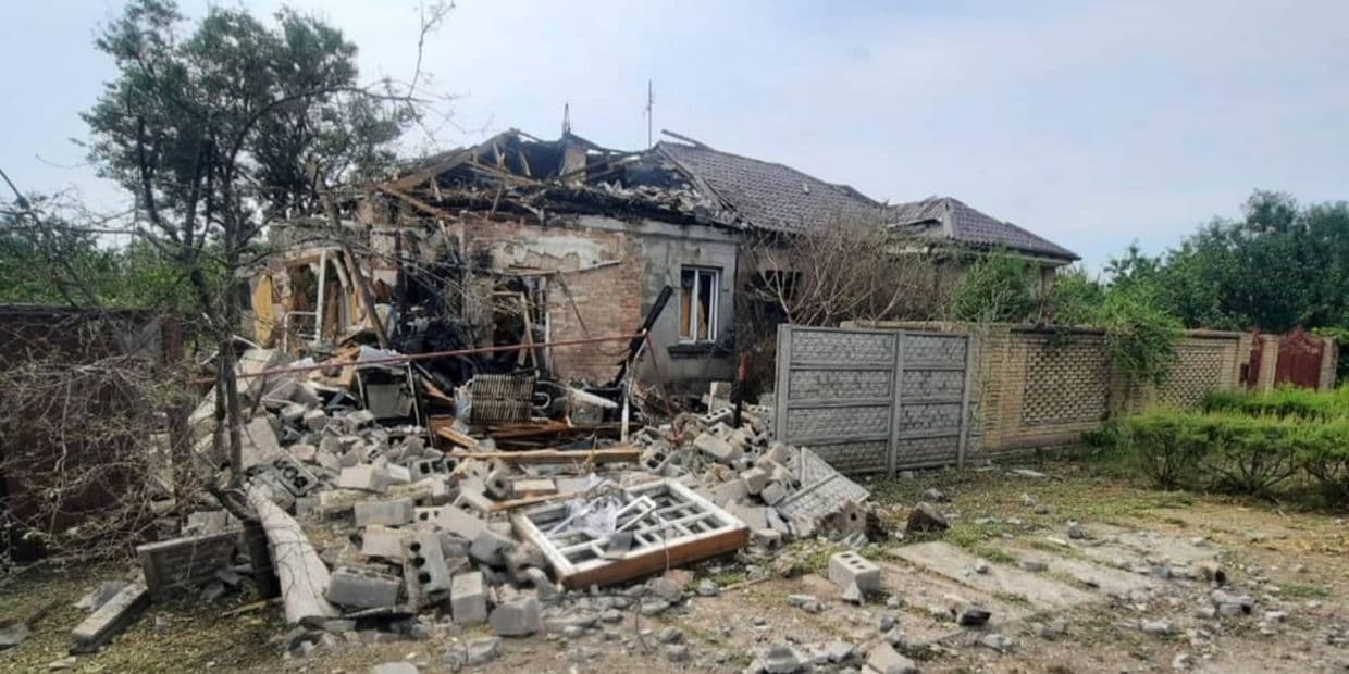 <em>Наслідки російського обстрілу Дружквки 7 серпня. Фото: Прокуратура Донеччини</em>