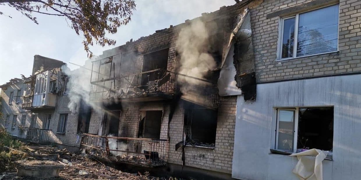 <em>Наслідки російських обстрілів Донеччини 13 серпня. Фото: Facebook/Вадим Філашкін</em>