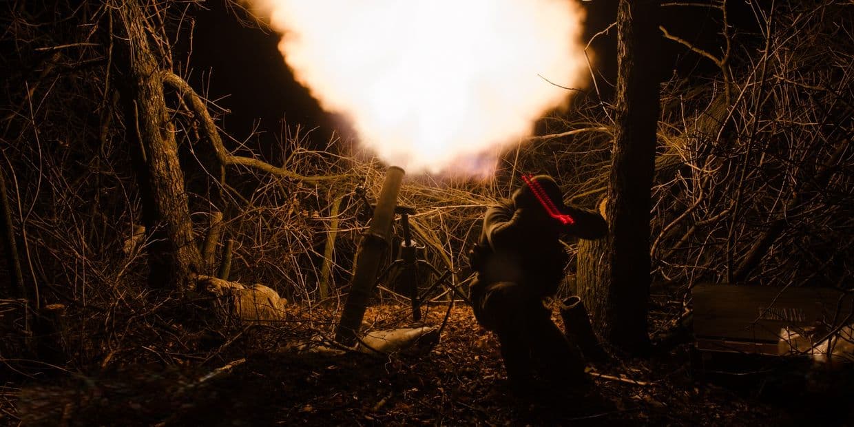 <em>Стреляет миномет. Фото: 5th Separate Marine Brigade был намечен после Rear Admiral Mykhailo Ostrohradskyi</em>