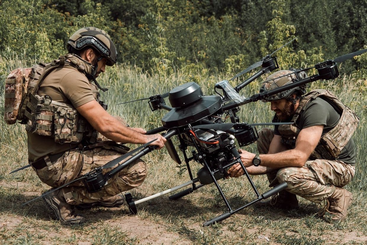 <em>Оператори "Вампіра" підрозділу "Оріон" бригади "Помста". Фото: 3-й прикордонний загін ім. Героя України полковника Євгенія Пікуса</em>