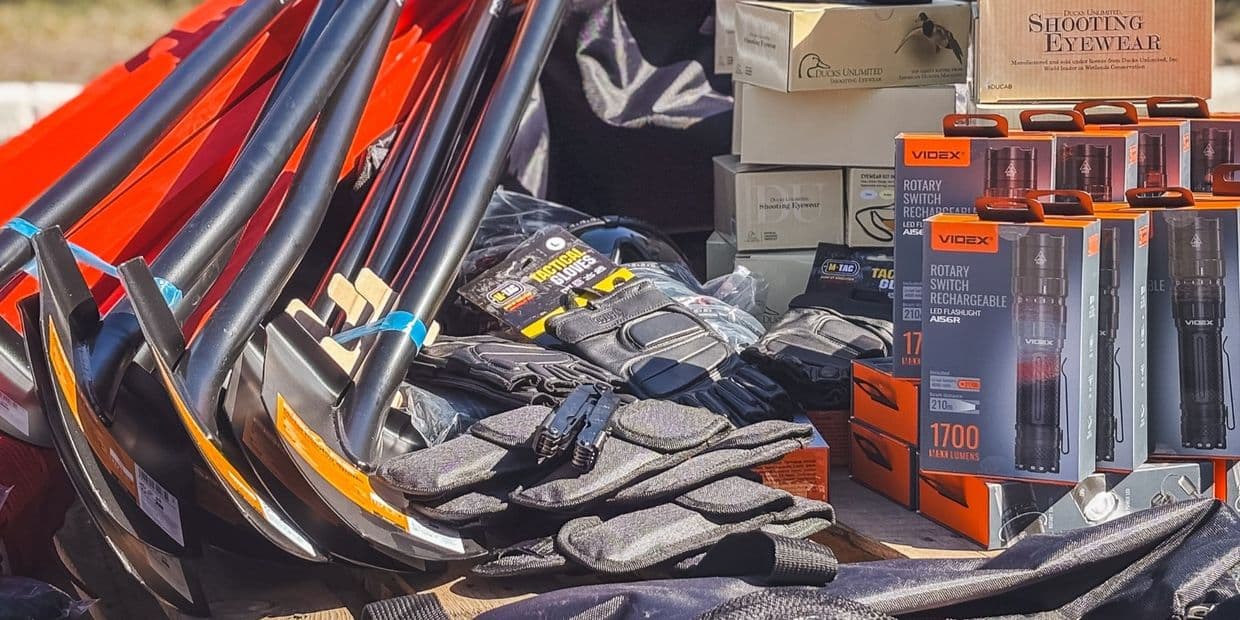 <em>Допомога рятувальникам Донеччини від Міжнародного Комітету Червоного Хреста. Фото: ДСНС Донецької області</em>