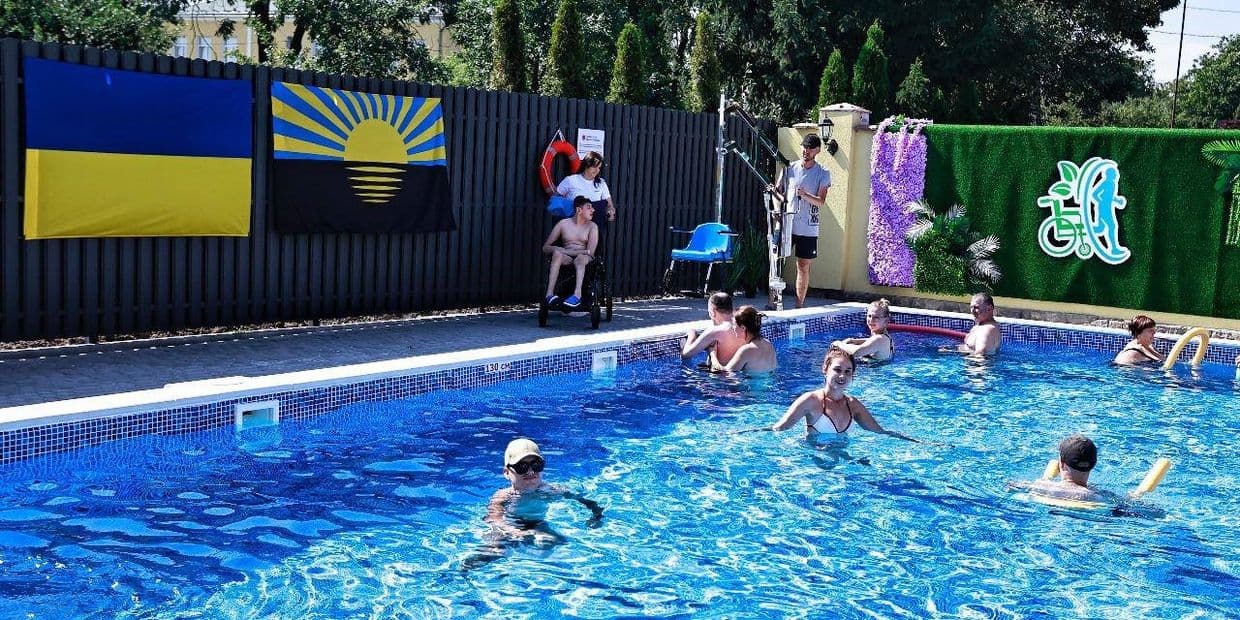 <em>Інклюзивний басейн у релокованому до Івано-Франківська Центрі комплексної реабілітації для осіб з інвалідністю "Донбас". Фото: Facebook/Вадим Філашкін</em>