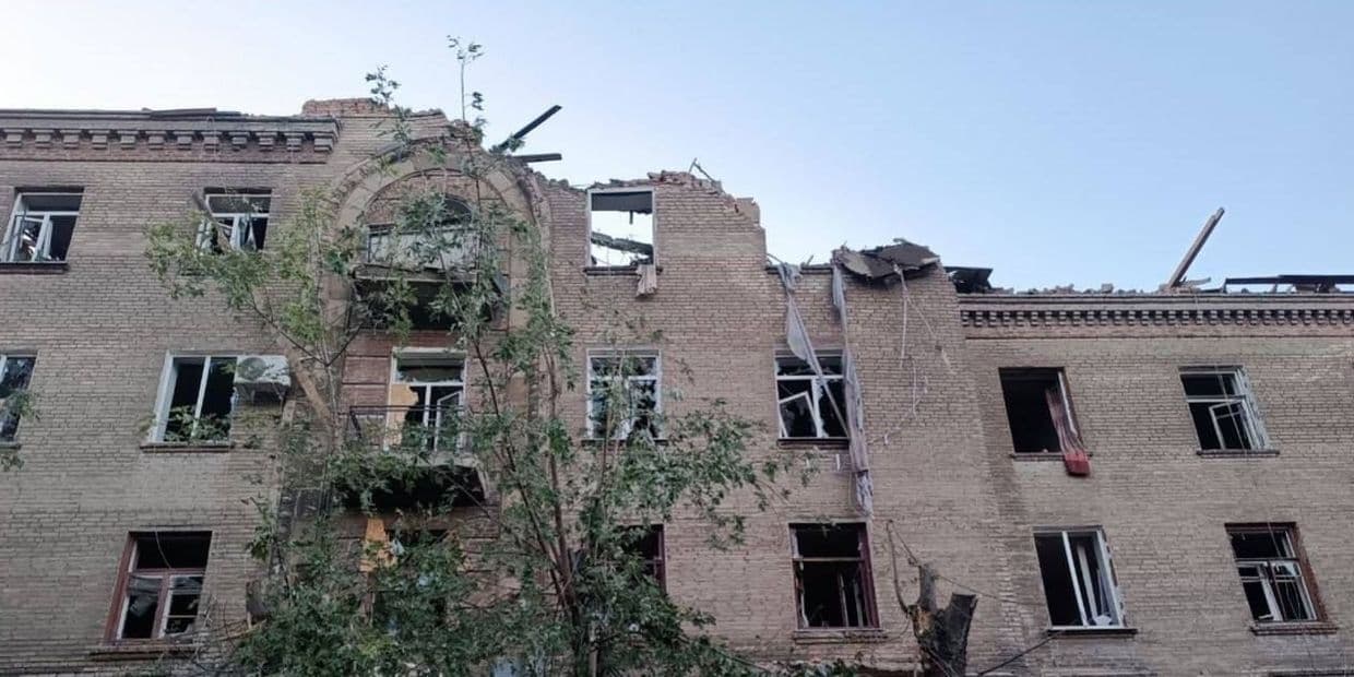 <em>Наслідки російських обстрілів Костянтинівки, 12 вересня 2025 року. Фото: Facebook/Сергій Горбунов</em>