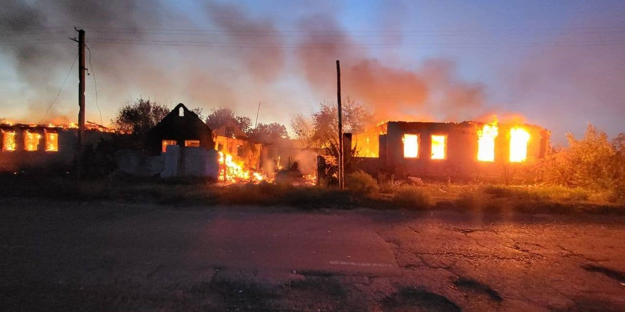 <em>Наслідки російських обстрілів Донеччини 11 вересня 2025 року. Фото: Facebook/Вадим Філашкін</em>