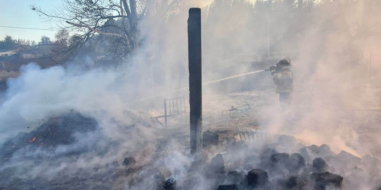 Вогнеборці ліквідували загоряння в Яровій на Донеччині, запобігши масштабній пожежі (фото)