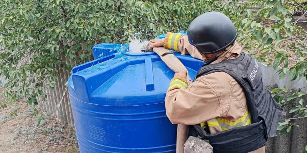 <em>Доставка води до Дружківки. Фото: ДСНС Донеччини</em>