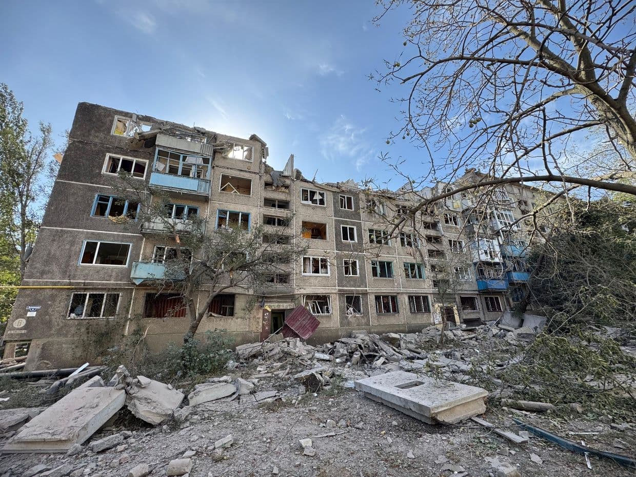 <em>Наслідки російських обстрілів Костянтинівки, 17 вересня 2025 року. Фото: Facebook/Сергій Горбунов</em>