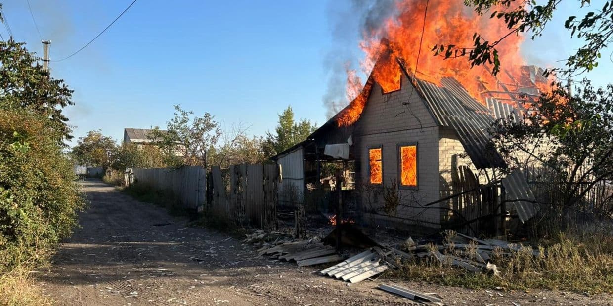 <em>Наслідки російського обстрілу 23 вересня 2025 року. Фото: ДСНС Донеччини</em>