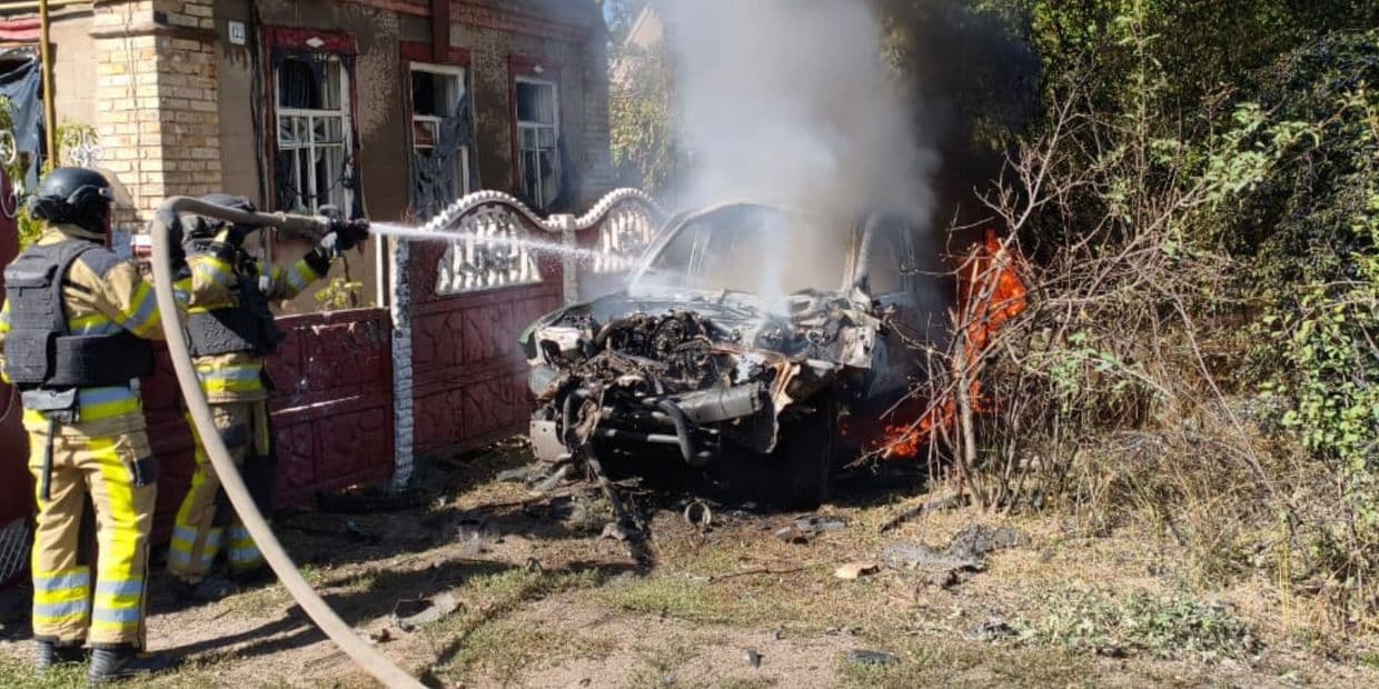 <em>Ликвидация последствий российского обстрела 22 сентября 2025 года. Фото: ГСЧС Донетчины</em>